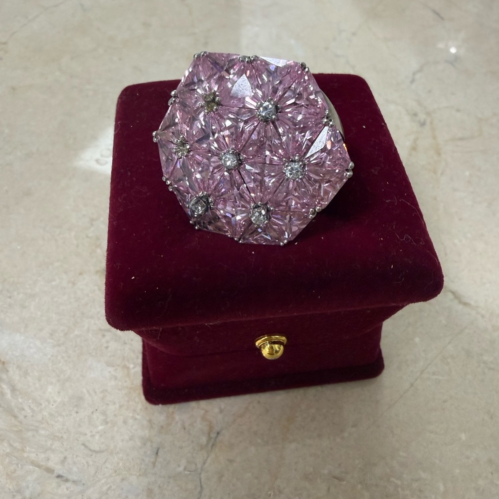 Elegant Pink Floral Ring